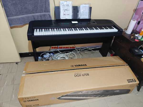 Yamaha DGX670B 88-Key Weighted Digital Piano
